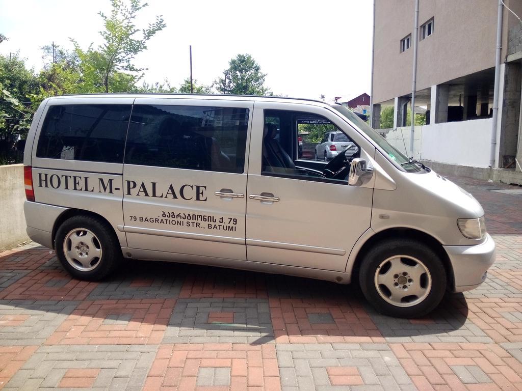M-Palace Hotel Батуми Екстериор снимка