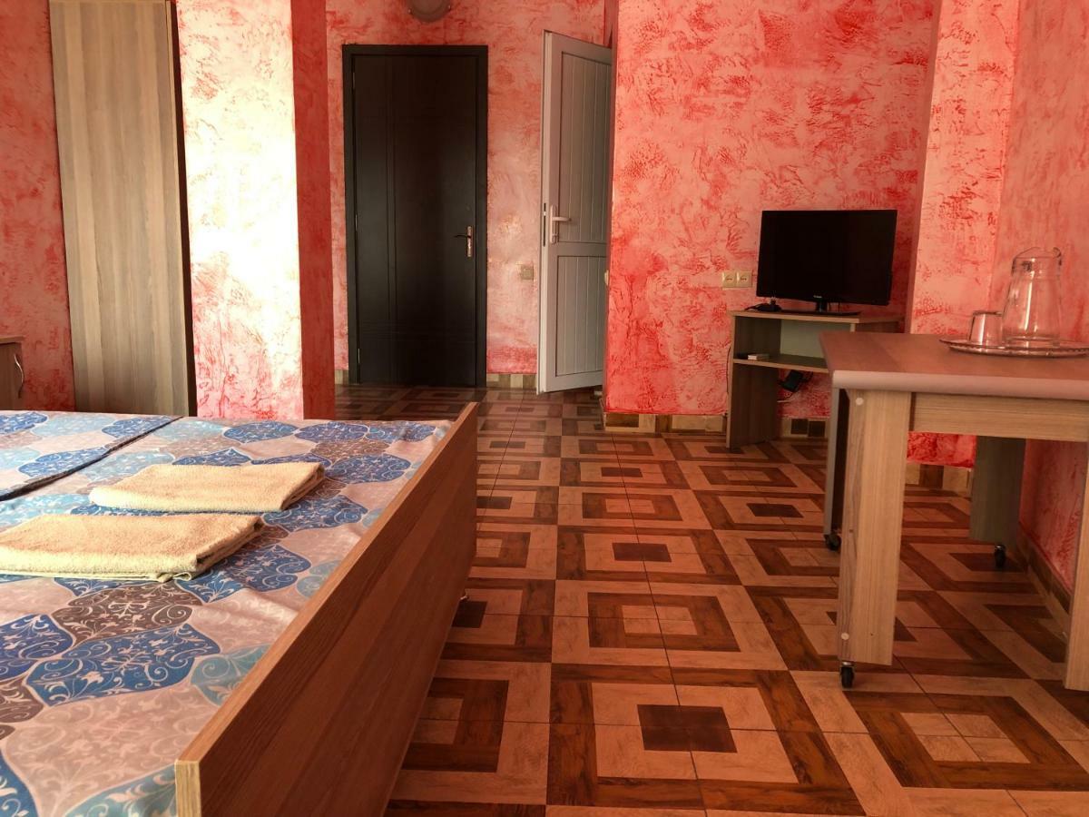 M-Palace Hotel Батуми Екстериор снимка